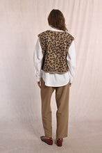 Load image into Gallery viewer, Molly Bracken ~ Ladies Woven Brown Sleeveless Jacket