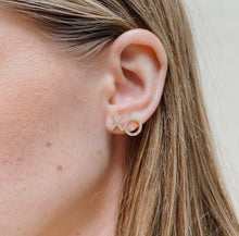 Load image into Gallery viewer, Linny Co Stud XO Earring