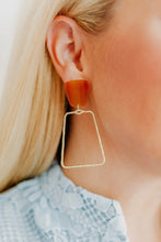 Load image into Gallery viewer, Linny Co Kaelyn Honey Earring