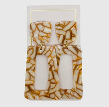 Load image into Gallery viewer, Linny Co Kennedy Desert Sand Earring