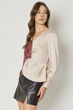 Load image into Gallery viewer, Entro Brown Long Sleeve Blouse