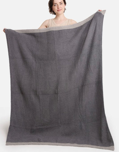 Cozy Solid Blanket in Gray