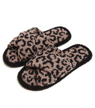 Load image into Gallery viewer, Coffee Leopard Slippers
